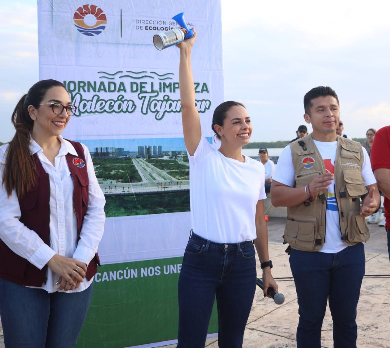 uploads/6/32/01 (733).Jpeg